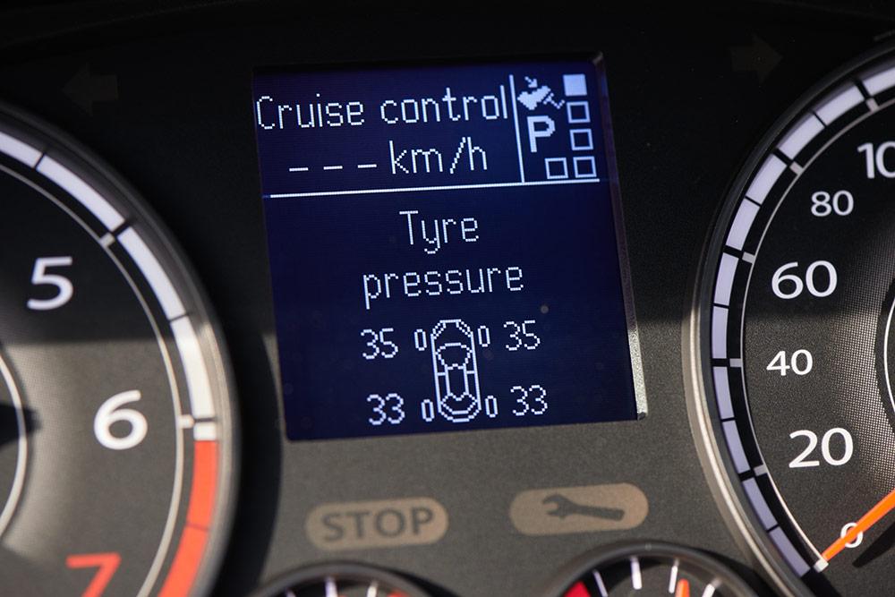 comment éteindre le voyant tpms au tableau de bord